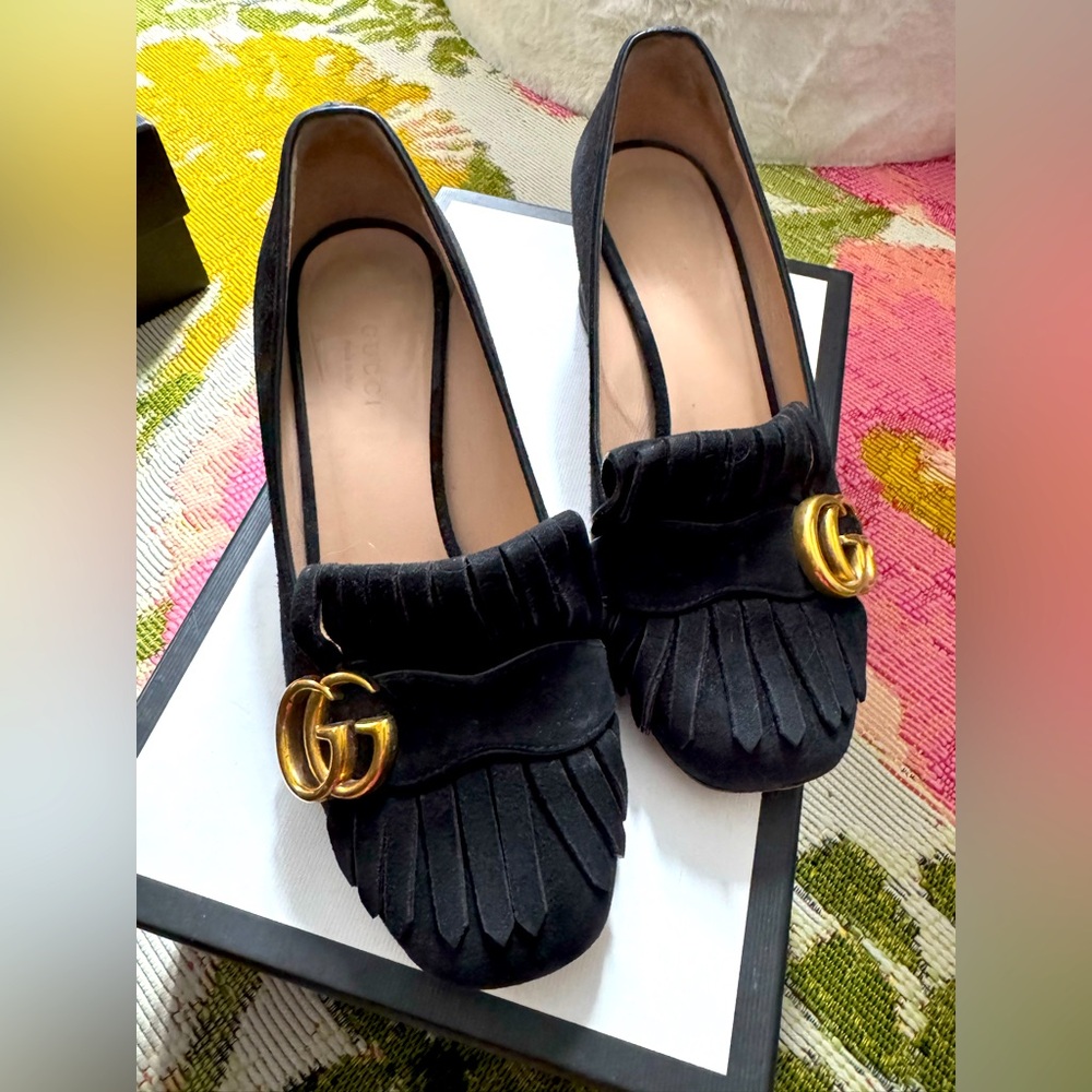 Gucci GG Mid Heel Black suede shoes Size 36. In Used Great Condition.
